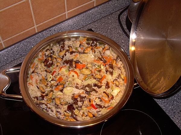 http://physics.muni.cz/~valenda/FotoPracovni/DSCN0699-La-Paella.jpg